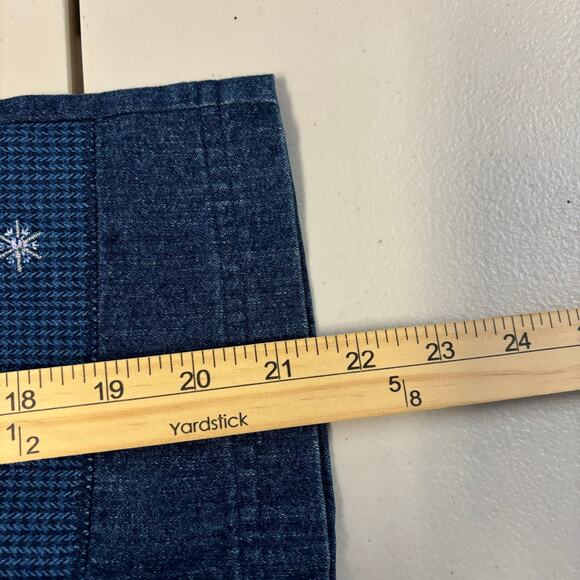 Koret City Blues Women's Medium Winter Snowflakes Embellished Light Denim Jacket - Picture 7 of 9